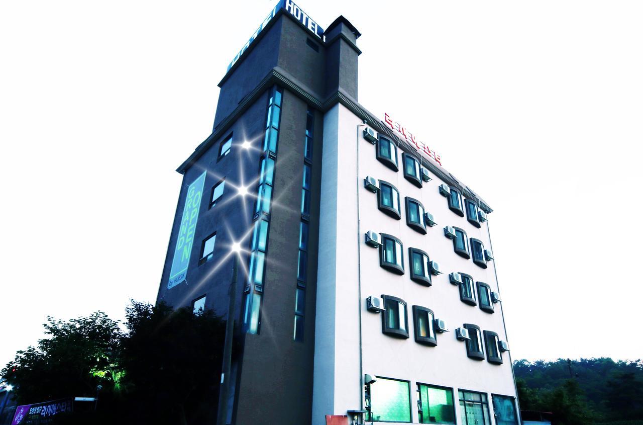 Gunsan La Siesta Hotel Exteriör bild